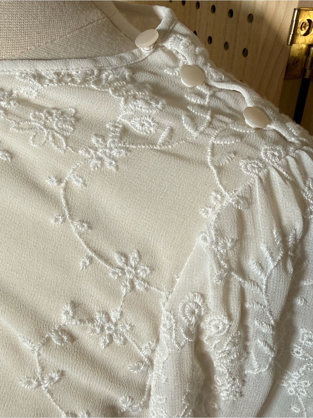 J.Crew White Embroidered Eyelet Blouse Boho Romantic Cottagecore Top XS sheer - Picture 4 of 10
